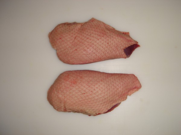 Wildentenbrust mit Haut, ohne Knochen (Filet), 4 Stück Packung, ca. 500g, gefroren