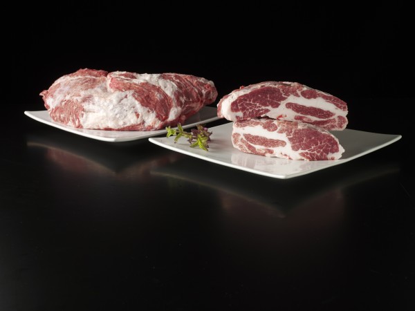 Iberischer, frischer Schweinenacken mit Presa "Aguja Ibérica entera-Cabecero con presa" ca. 1,5-1,7k